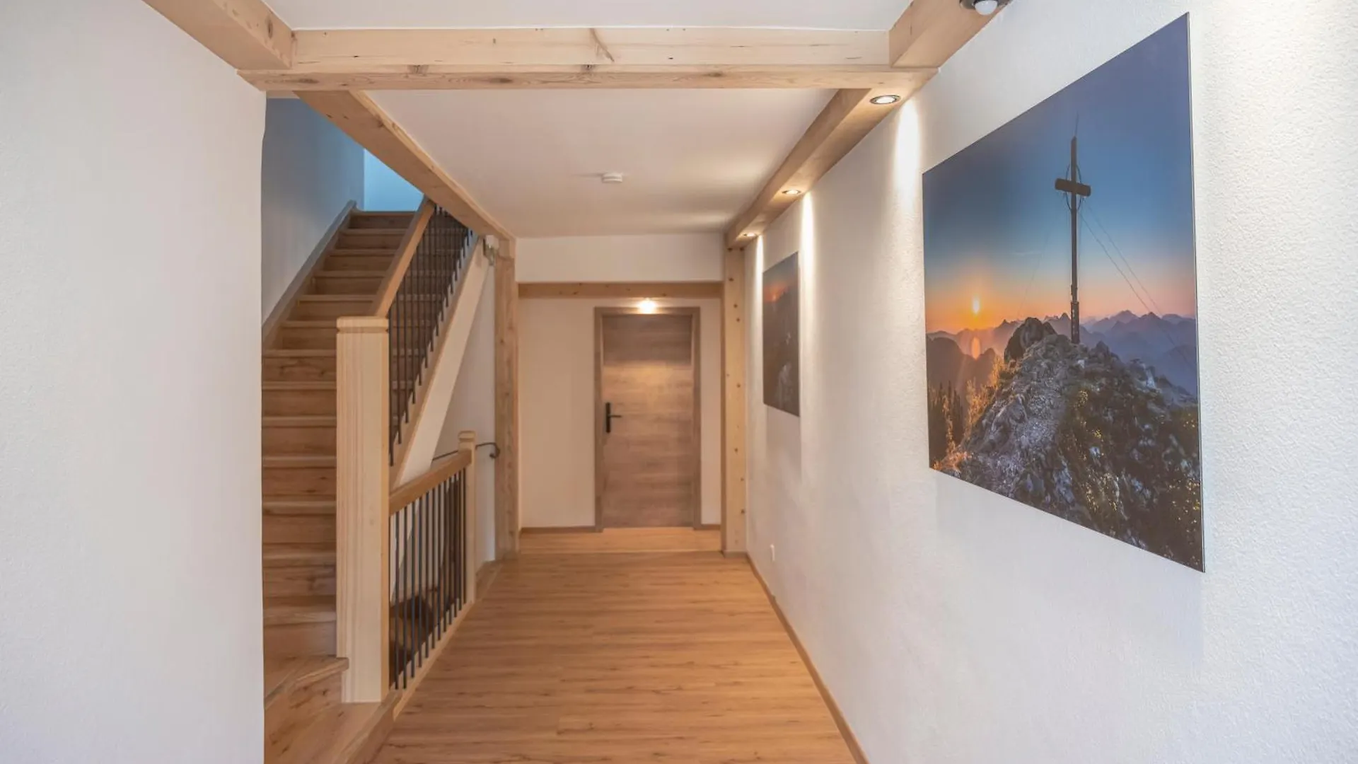 Pension Bergmoment Ferienwohnungen Und Zimmer Mit Fruehstueck Lenggries 0*,  Germany