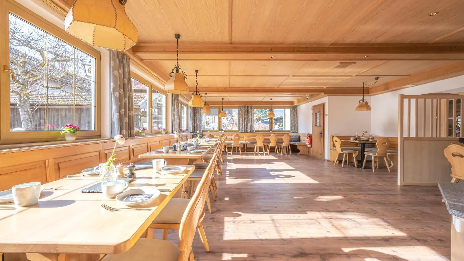 Pension Bergmoment Ferienwohnungen Und Zimmer Mit Fruehstueck Lenggries
