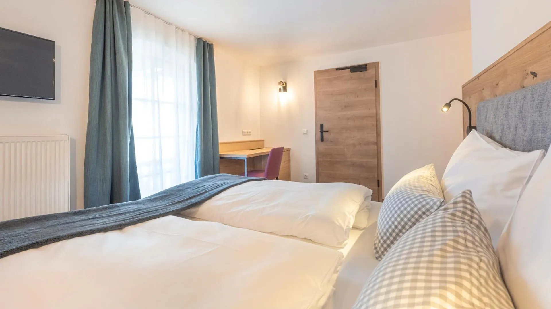 Apartment Pension Bergmoment Ferienwohnungen Und Zimmer Mit Fruehstueck Lenggries