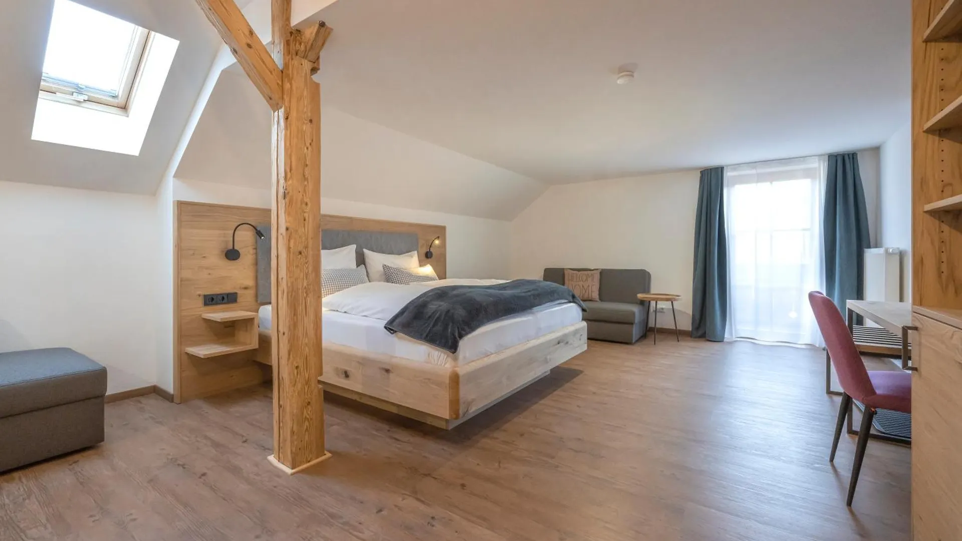 Pension Bergmoment Ferienwohnungen Und Zimmer Mit Fruehstueck Lenggries Germany