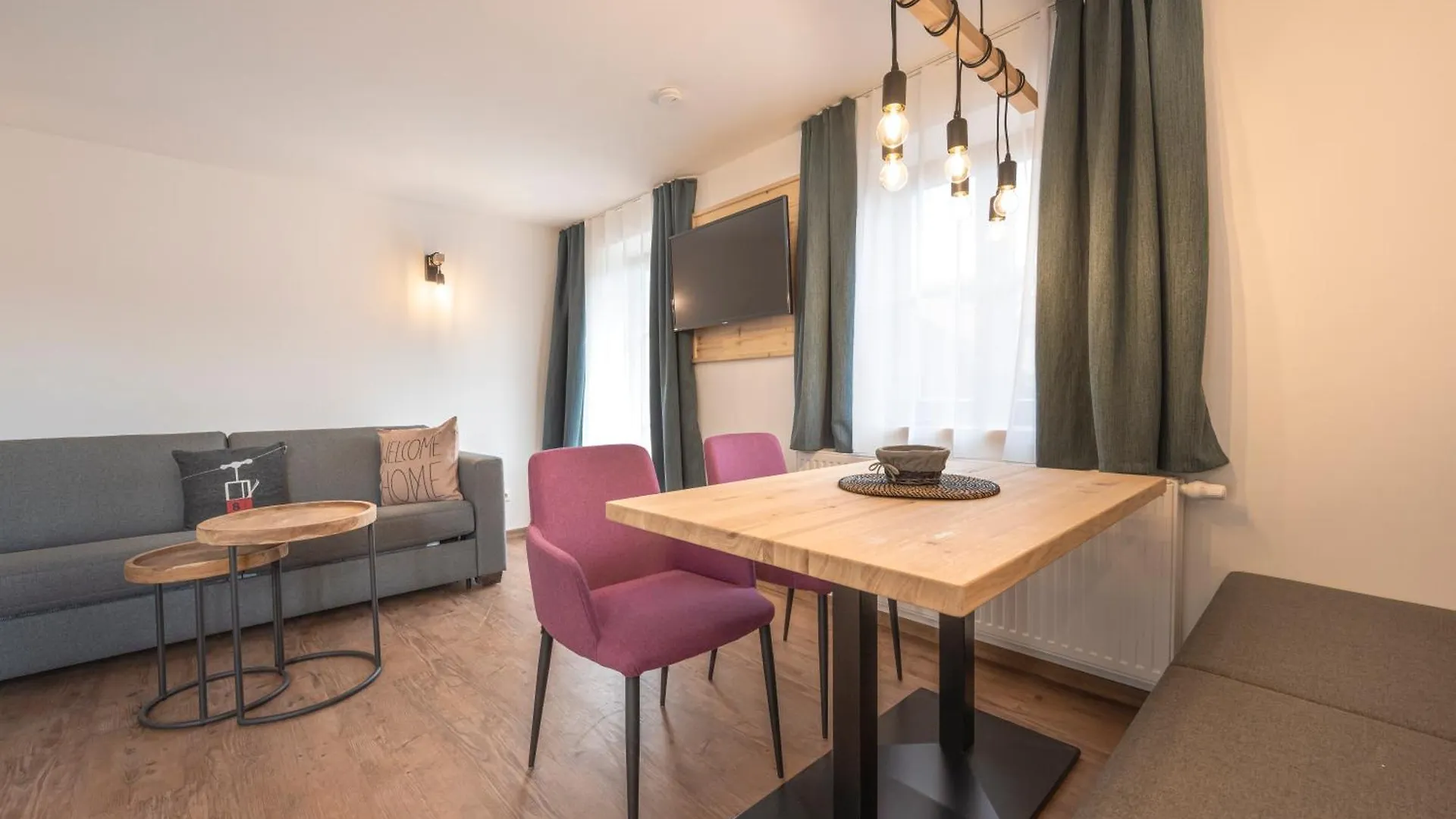 Apartment Pension Bergmoment Ferienwohnungen Und Zimmer Mit Fruehstueck Lenggries